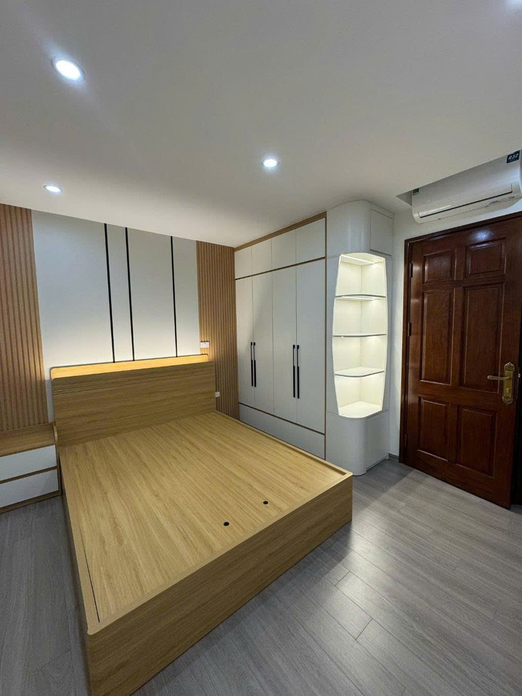 BÁN CH DÒNG TIỀN NGUYỄN ĐỨC CẢNH - HIỆU XUẤT CAO. 68m 6 Tầng Thang máy chỉ Hơn 15 tỷ